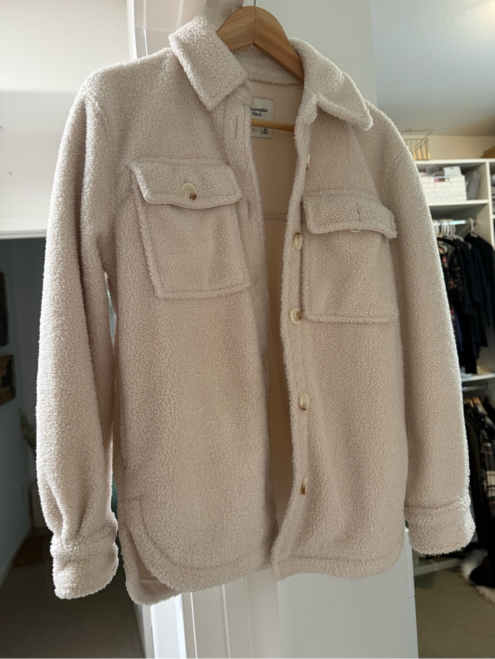 Abercrombie & Fitch Cream Sherpa Shacket